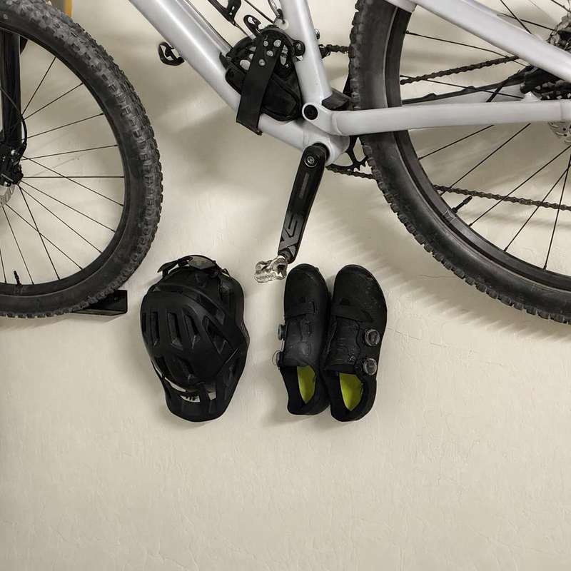 Base de Montaje para Pared de  - Cycling Gear Wall Storage reseña y precio